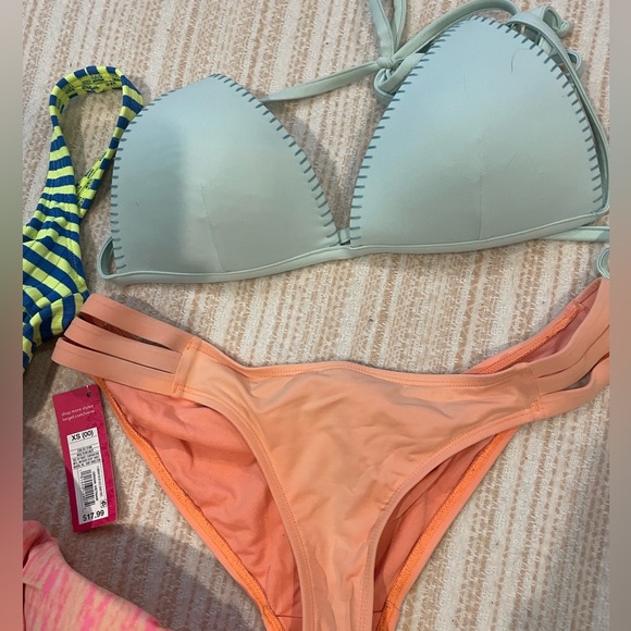 Assorted Bikinis S/XS - Picture 5 of 7